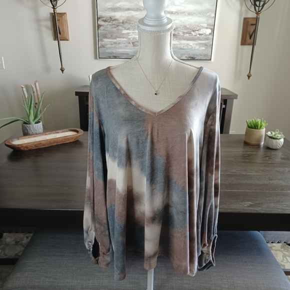 Andthewhy Black & Brown Top with Balloon Sleeves - Picture 1 of 7